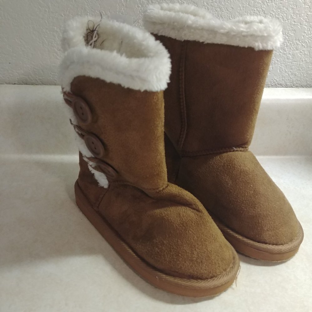 Bobbie Brooks Girl's 3-Button Sherpa Boots